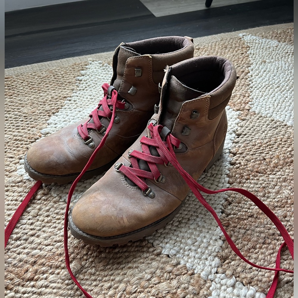 Women’s Brown Leather Timberland Hiking Boots - Size 10